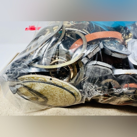 Vintage & Modern Gold & Silver Tone Mixed Metal Scrap/Wearable Jewelry Lot 7.5lb - Picture 6 of 14